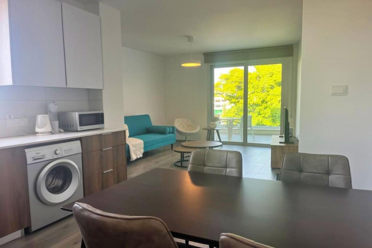 Phaedrus Living Coral Suites Aura Lárnaka Kültér fotó